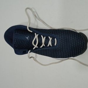 Air Jordan Horizon Mid Navy/White. Size 8.5